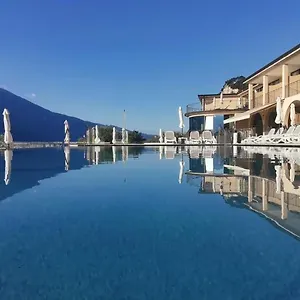 Mercedes 3* Limone sul Garda